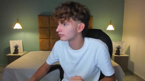 Snapshot of nicolasferrer18 chatting on November 15, 2025, 7:21 pm nicolasferrer18 online show from November 15, 2025, 7:21 pm