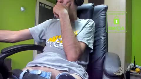 Snapshot of nicolasguy chatting on November 20, 2025, 5:51 am L. Nicolas online show from November 20, 2025, 5:51 am