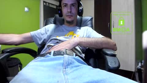 Snapshot of nicolasguy chatting on November 21, 2025, 4:22 am L. Nicolas online show from November 21, 2025, 4:22 am