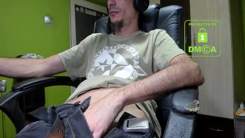 Snapshot of nicolasguy chatting on December 4, 2025, 5:50 am L. Nicolas online show from December 4, 2025, 5:50 am