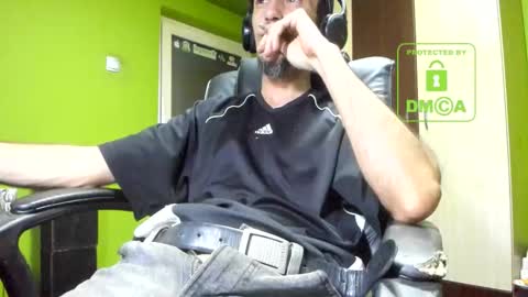 Snapshot of nicolasguy chatting on December 16, 2025, 5:34 am L. Nicolas online show from December 16, 2025, 5:34 am