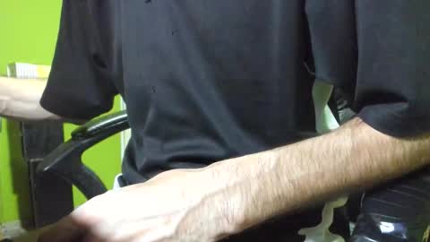 Snapshot of nicolasguy chatting on February 7, 2026, 8:18 am L. Nicolas online show from February 7, 2026, 8:18 am