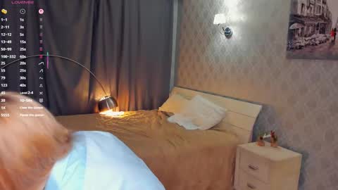 Nicoletta online show from November 14, 2025, 6:17 pm