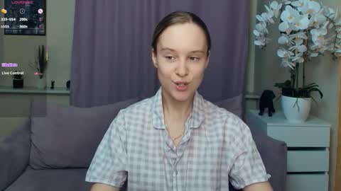 Nicoletta online show from March 22, 2026, 6:33 pm