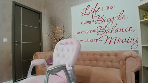 Snapshot of nicole___19 chatting on December 17, 2024, 8:32 pm Nico online show from December 17, 2024, 8:32 pm