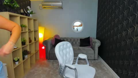 Snapshot of nicole___19 chatting on January 8, 2025, 6:20 pm Nico online show from January 8, 2025, 6:20 pm