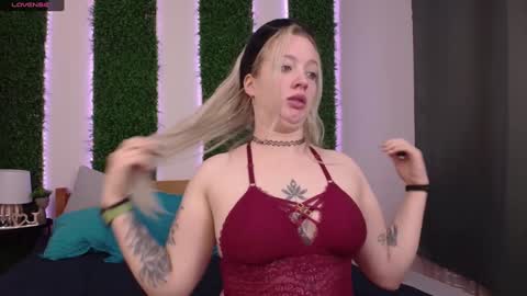 Snapshot of nicole__aniston__ chatting on January 19, 2025, 7:15 am Nicole online show from January 19, 2025, 7:15 am