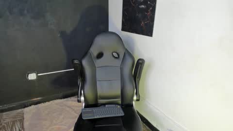 Snapshot of nicole_and_thiago1 chatting on February 25, 2026, 10:19 pm nicole_and_thiago1 online show from February 25, 2026, 10:19 pm