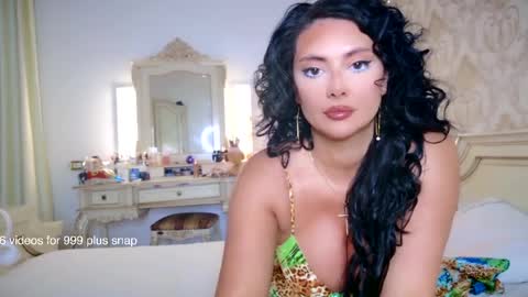 nicole online show from April 10, 2026, 7:40 pm