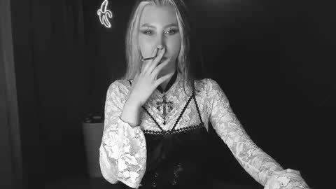 Nicole online show from November 2, 2025, 4:26 am