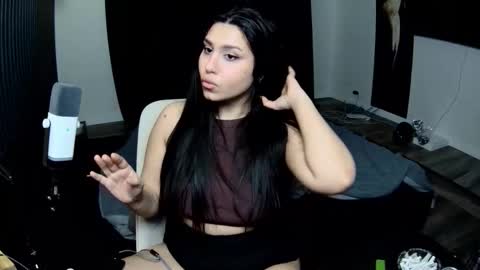 Nicole online show from March 3, 2026, 6:52 am