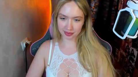 Snapshot of nicole_ricci_ chatting on October 20, 2025, 6:30 pm Nicole online show from October 20, 2025, 6:30 pm