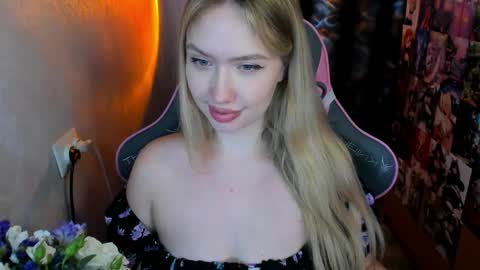 Snapshot of nicole_ricci_ chatting on November 10, 2025, 7:13 pm Nicole online show from November 10, 2025, 7:13 pm