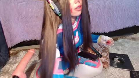  Anna Nicole  online show from February 18, 2026, 4:03 pm