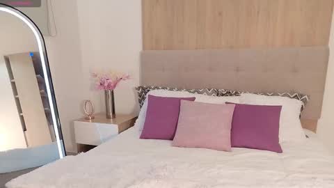 N A T A L I A online show from December 20, 2025, 2:29 am