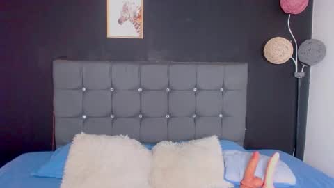 Snapshot of nicolee_8 chatting on October 12, 2025, 2:27 pm nicolee_8 online show from October 12, 2025, 2:27 pm