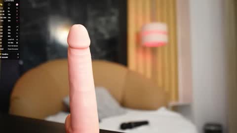 Snapshot of nicoleflorens chatting on January 16, 2026, 4:44 pm Nicol Flores GMT-5 1530-2200 online show from January 16, 2026, 4:44 pm