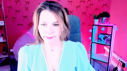 nicolehits online show from March 18, 2026, 1:25 pm