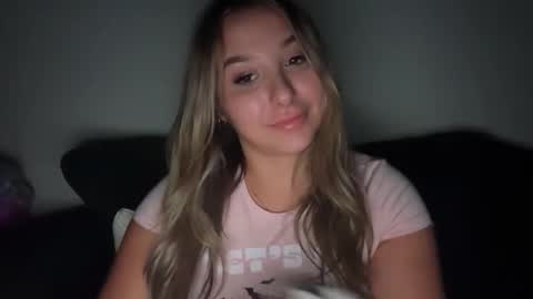 nicolelovesyou444 online show from November 5, 2025, 12:27 pm