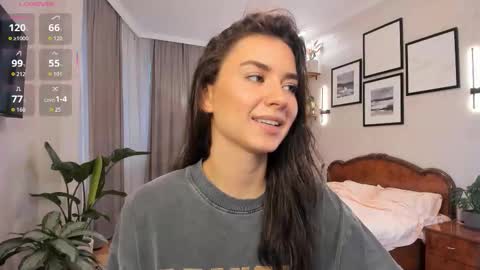 Snapshot of nicoleluuv chatting on October 30, 2025, 1:12 pm Dua Lipa online show from October 30, 2025, 1:12 pm