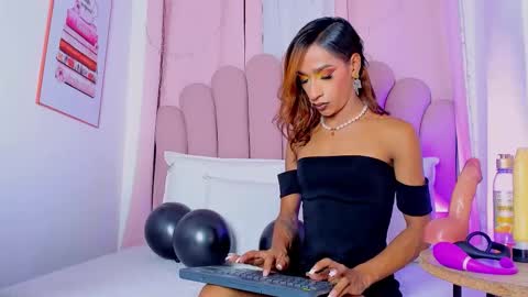 Snapshot of nicolemadrird chatting on November 28, 2025, 7:49 pm nicolemadrird online show from November 28, 2025, 7:49 pm