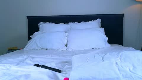 Snapshot of nicolemarani chatting on October 28, 2025, 5:22 am Nicole online show from October 28, 2025, 5:22 am