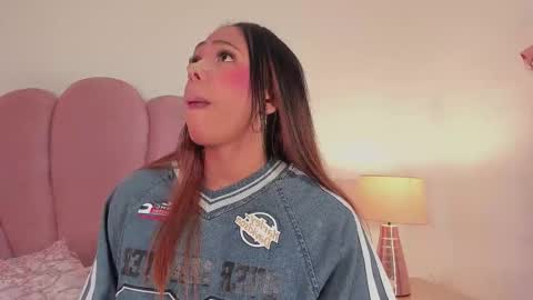 NICOLE online show from November 20, 2025, 12:49 pm