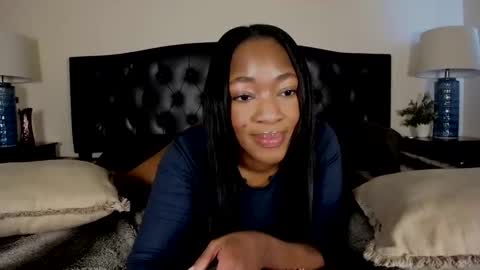 Snapshot of nicolesolace chatting on February 28, 2026, 10:11 pm Nicole online show from February 28, 2026, 10:11 pm