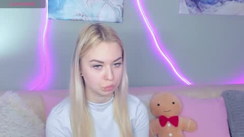 Snapshot of nicolestunning chatting on May 5, 2026, 8:55 am NicoleStunning online show from May 5, 2026, 8:55 am