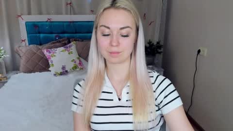 Snapshot of nicolestunning chatting on May 8, 2026, 8:52 am NicoleStunning online show from May 8, 2026, 8:52 am