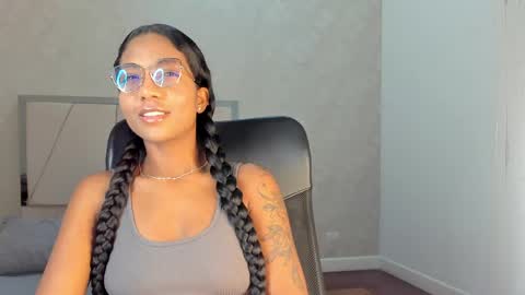Snapshot of nicoll_ruiz_ chatting on April 14, 2026, 2:50 am Nicol online show from April 14, 2026, 2:50 am
