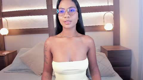 Snapshot of nicoll_ruiz_ chatting on April 21, 2026, 4:08 am Nicol online show from April 21, 2026, 4:08 am