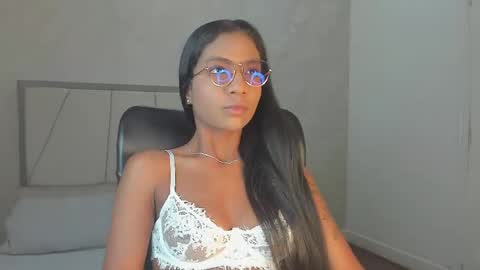 Snapshot of nicoll_ruiz_ chatting on April 23, 2026, 3:19 am Nicol online show from April 23, 2026, 3:19 am