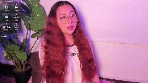 nicolle_evanss_ online show from November 15, 2025, 6:33 am