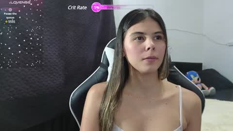 Nicolle online show from January 8, 2025, 1:32 am