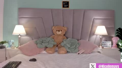 Snapshot of nicolle_mays chatting on February 10, 2025, 5:19 pm Nicolle Mays online show from February 10, 2025, 5:19 pm