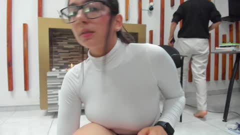 Snapshot of nicolle_mays chatting on February 15, 2025, 4:01 pm Nicolle Mays online show from February 15, 2025, 4:01 pm