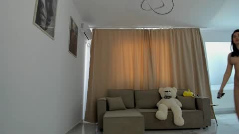Nicolle online show from May 25, 2026, 7:14 am