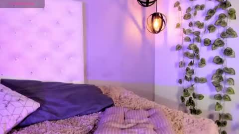 Snapshot of nicollee_heart chatting on June 26, 2026, 1:26 pm Nicolle online show from June 26, 2026, 1:26 pm