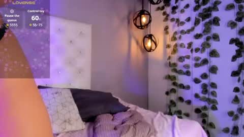 Snapshot of nicollee_heart chatting on July 9, 2026, 2:32 pm Nicolle online show from July 9, 2026, 2:32 pm