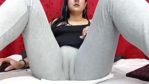 NICOLLE online show from May 25, 2026, 11:00 pm