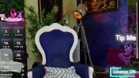 Snapshot of nicollepalmer chatting on November 25, 2025, 8:47 am Nicolle online show from November 25, 2025, 8:47 am