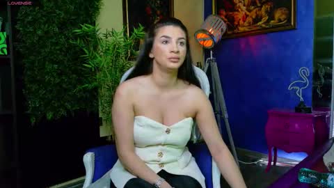 Nicolle online show from February 23, 2026, 12:46 pm