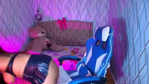 Nicolle Miley online show from January 10, 2026, 4:36 am