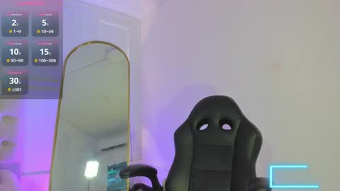 Nicol online show from April 15, 2026, 9:04 pm