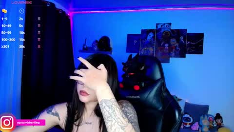 Lizzie online show from November 19, 2025, 12:43 am