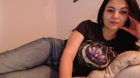 leona online show from February 9, 2026, 2:21 pm