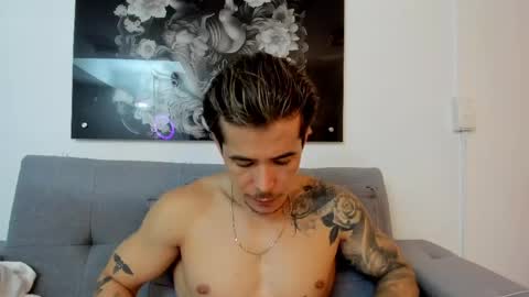 Snapshot of niickcooper chatting on May 21, 2026, 2:51 am Niick online show from May 21, 2026, 2:51 am