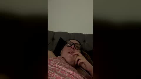 Anni online show from April 9, 2026, 4:23 am