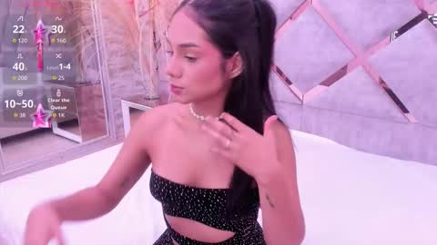 Snapshot of niicole_taylor chatting on February 5, 2026, 12:21 pm Nicole online show from February 5, 2026, 12:21 pm